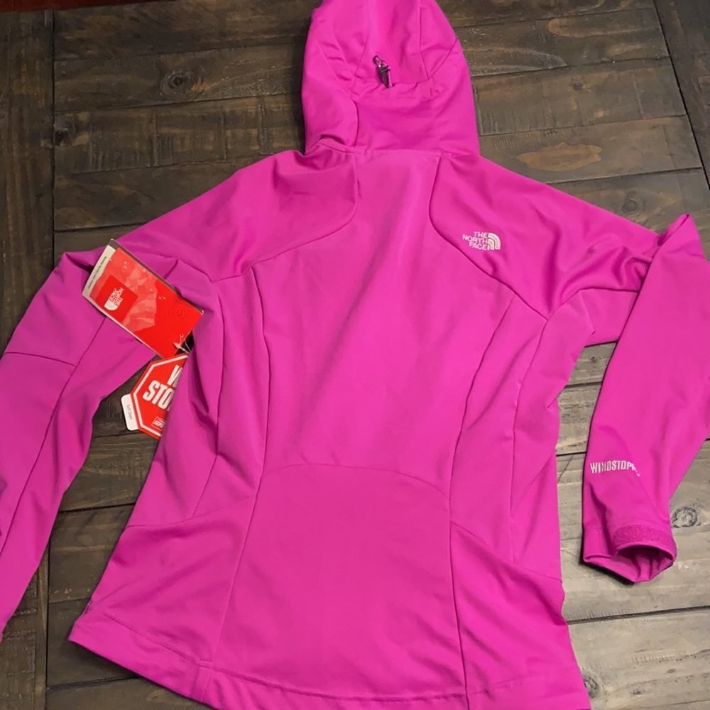 The North Face Women’s Wind Stopper Soft Shell Jacket - Picture 9 of 13
